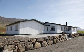 Hofsstadir Farmhouse